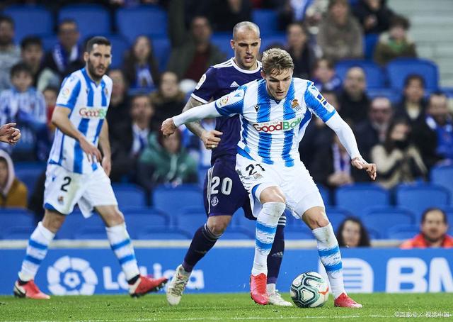 爱游戏体育 -包含国王杯赛后走向成谜，法兰克福单刀错失，引发热议，赛程密集仍需轮换的词条