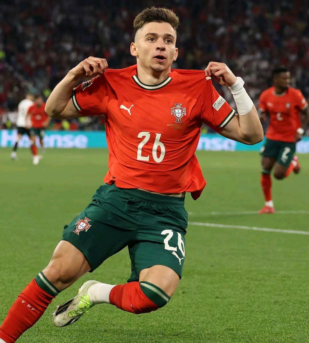 详细阅读:爱游戏体育 -06葡萄牙对荷兰红黄牌大战 爱游戏体育 -06葡萄牙对荷兰红黄牌大战